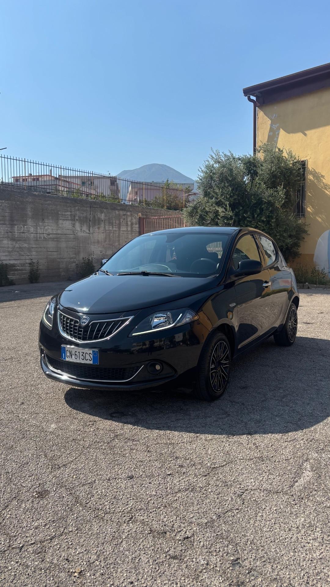 Lancia Ypsilon 1.0 FireFly 5 porte S&S Hybrid Gold Plus