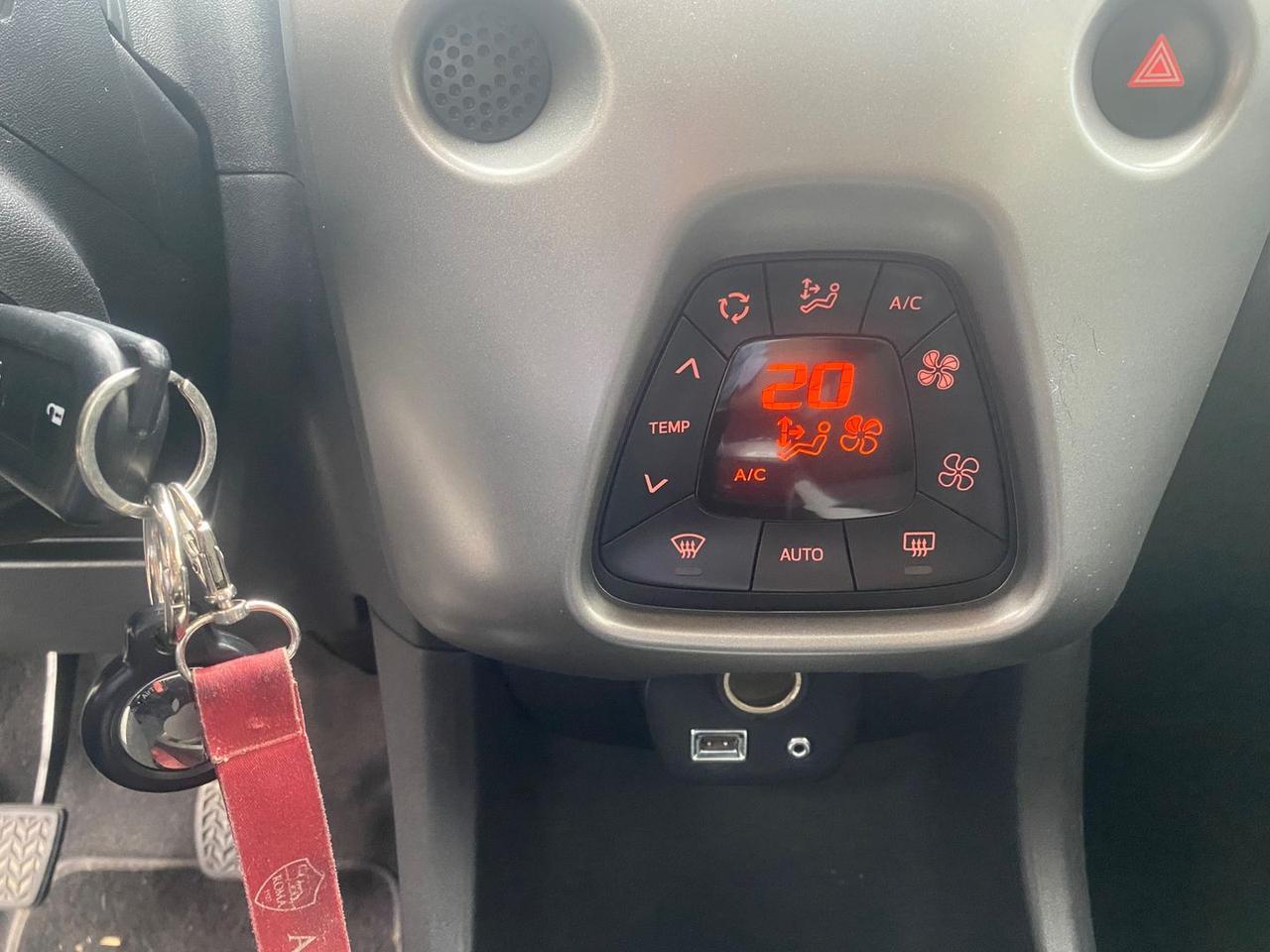 Toyota Aygo X-Play #11983