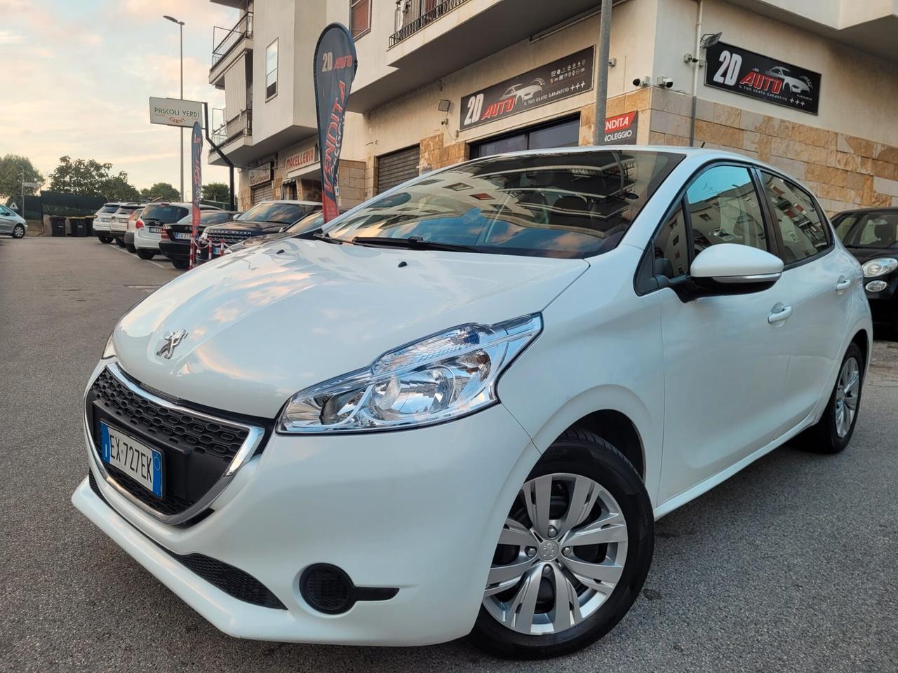 Peugeot 208 Active * 1.4 HDi * 68 CV * Perfetta * Garantita 12 Mesi