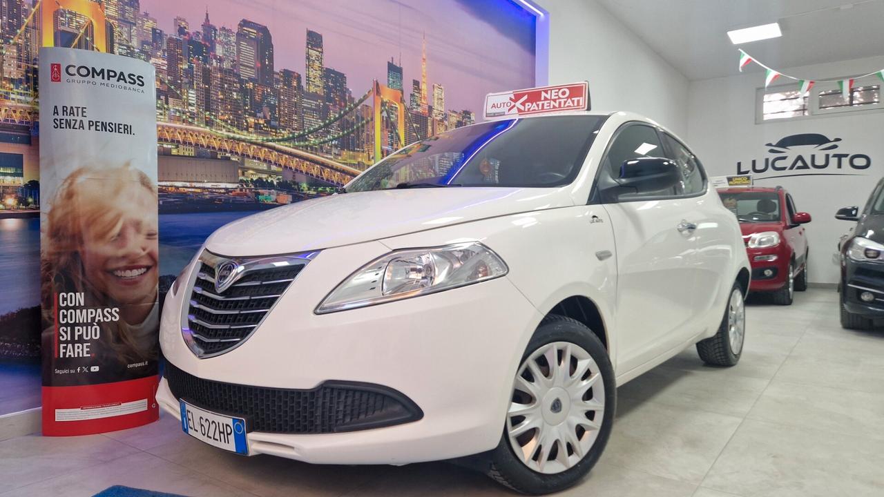 Lancia Ypsilon 1.2 69 CV 5 porte S&S Gold