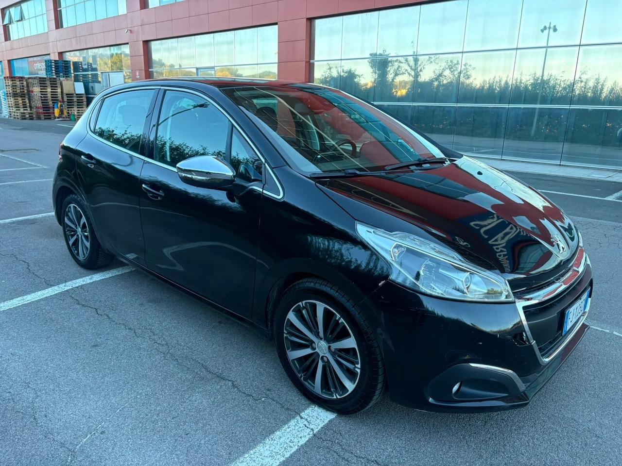 Peugeot 208 BlueHDi 75 5 porte Allure 2017 136.000 KM