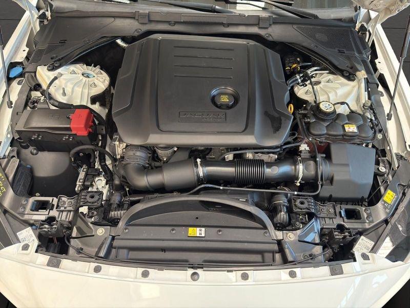 Jaguar XE JAGUAR XE 2.0 D 180cv 6m - PURE BUSINESS EDITION -