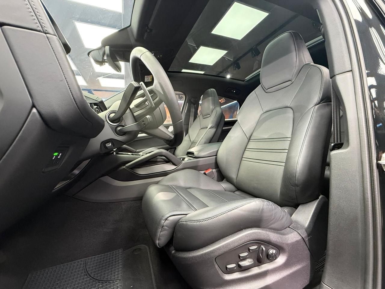 Porsche Cayenne Coupé 3.0 V6 E-Hybrid (402)