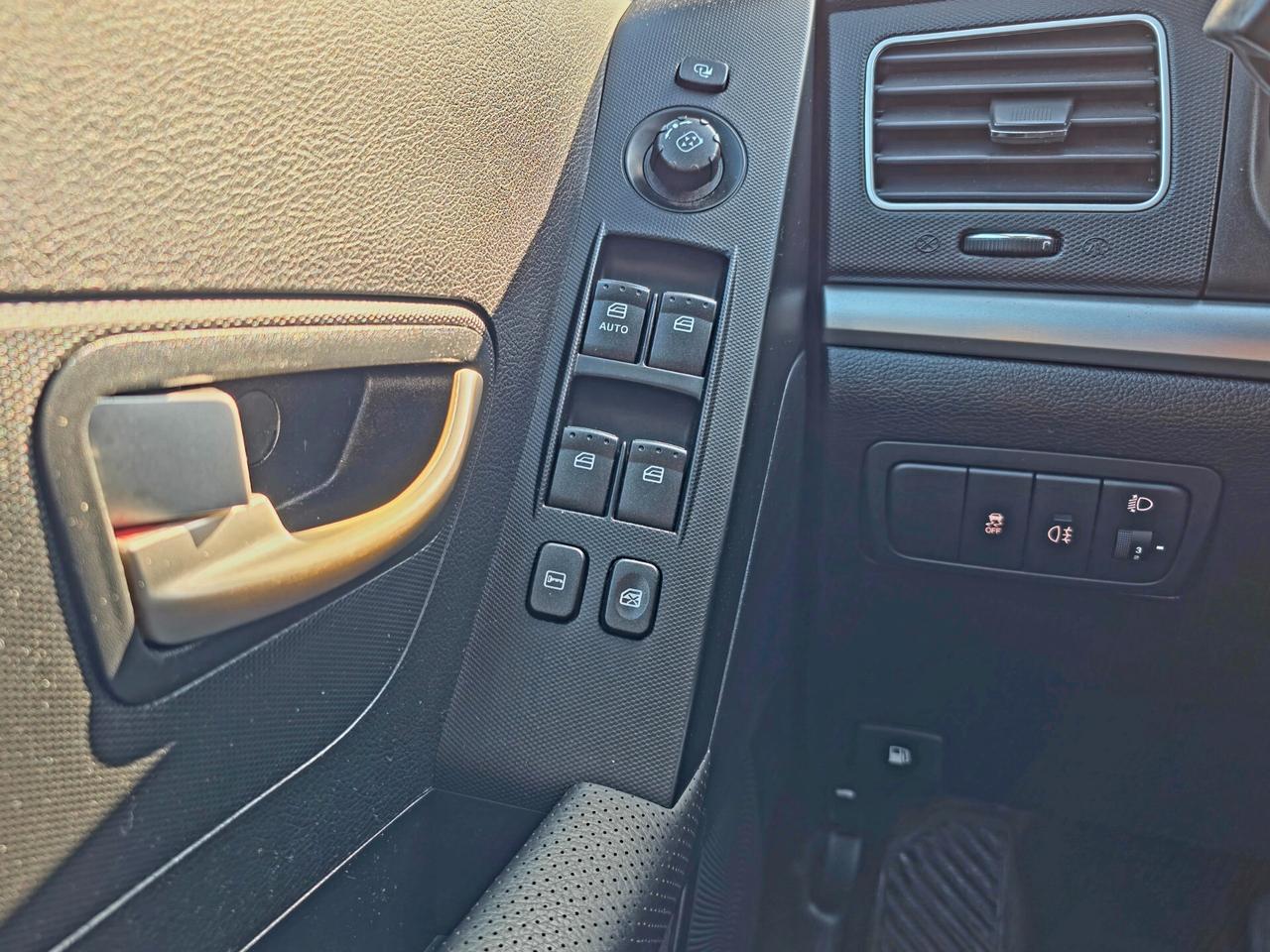 Ssangyong Korando 2.0 e-XDi 175 CV 2WD AT Classy 2011-E5 Automatico