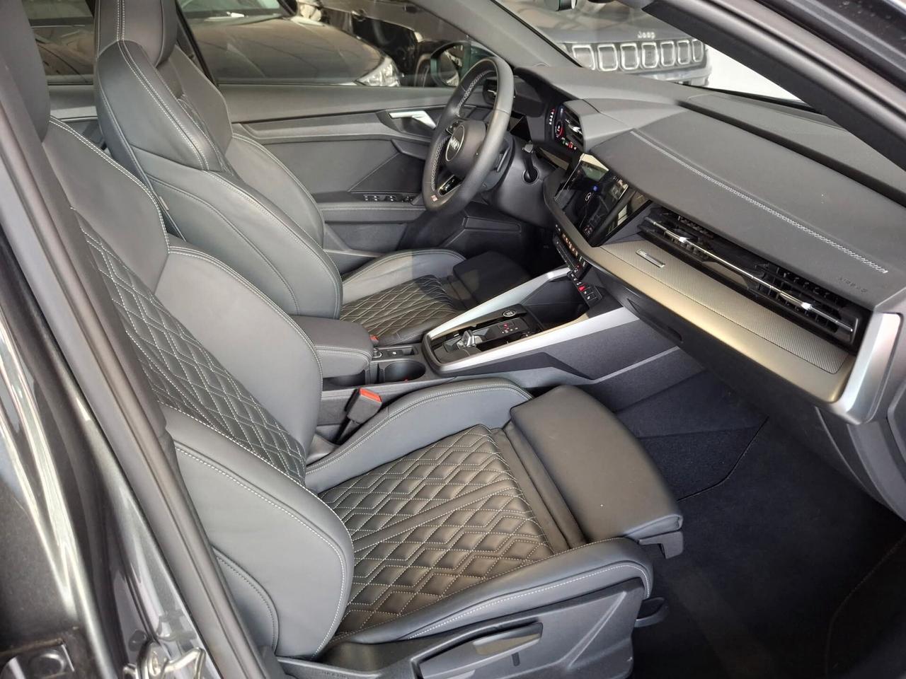 Audi A3 30 TFSI S line edition tetto panoramico full
