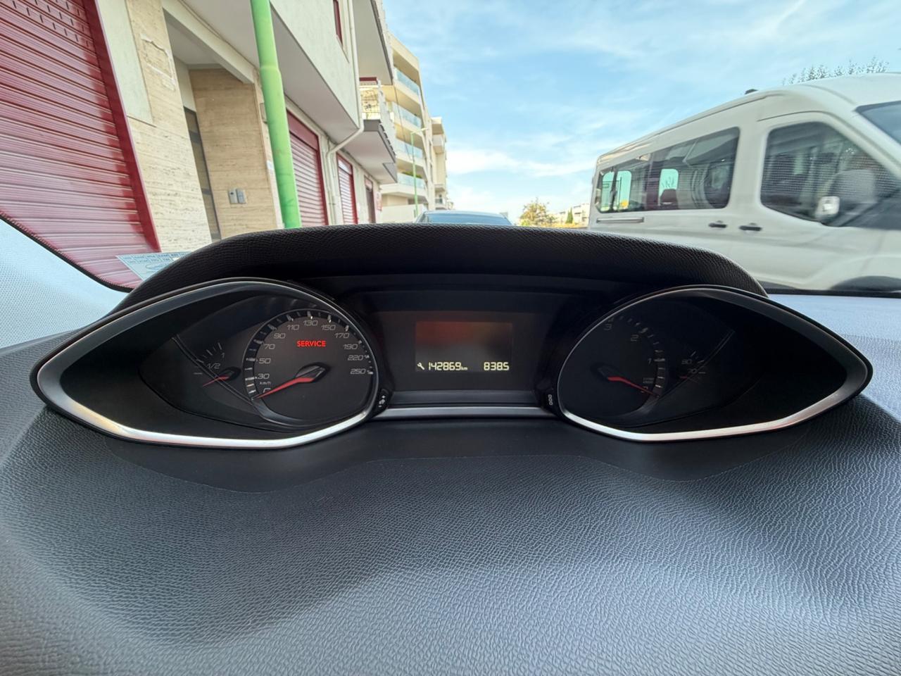 Peugeot 308 1.6 HDi 92 CV BERLINA *140.000km*