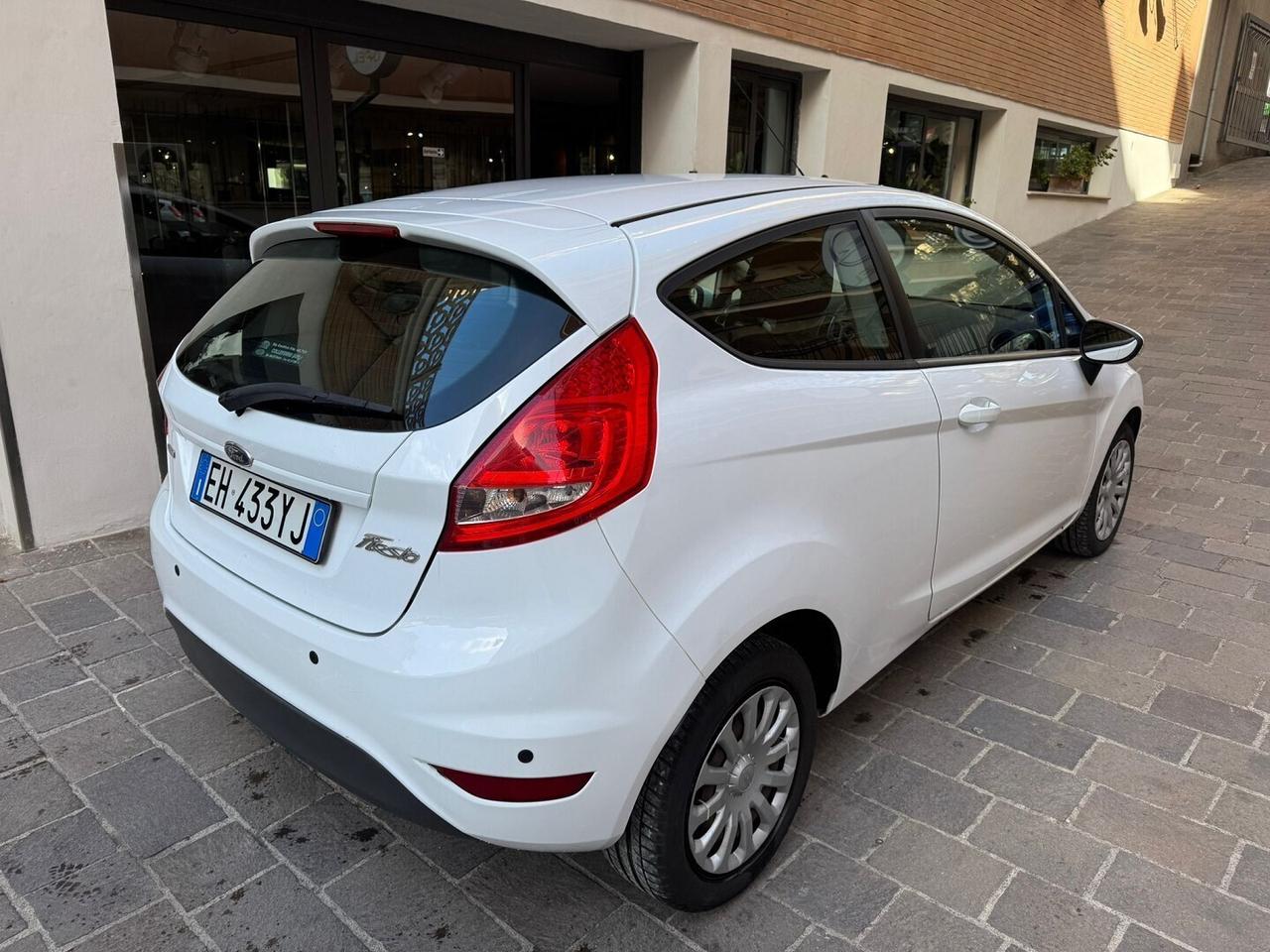 FORD Fiesta 1.4 TDCi 70CV 3 porte Titanium