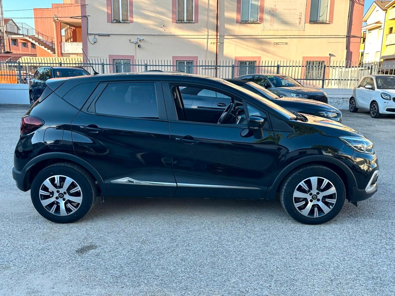 RENAULT CAPTUR dCi 8V 90 CV SPORT EDITION - UNIPRO - KM 38.000 - NEOPATENTATI