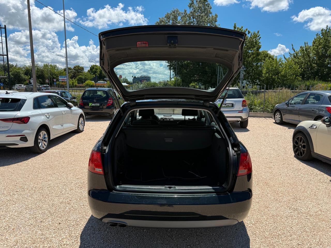 Audi A4 2.0 16V TDI Avant TOTAL BLACK