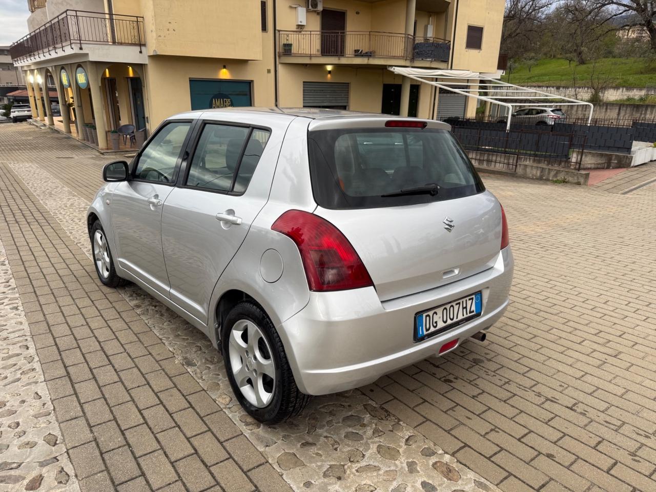 Suzuki Swift benzina