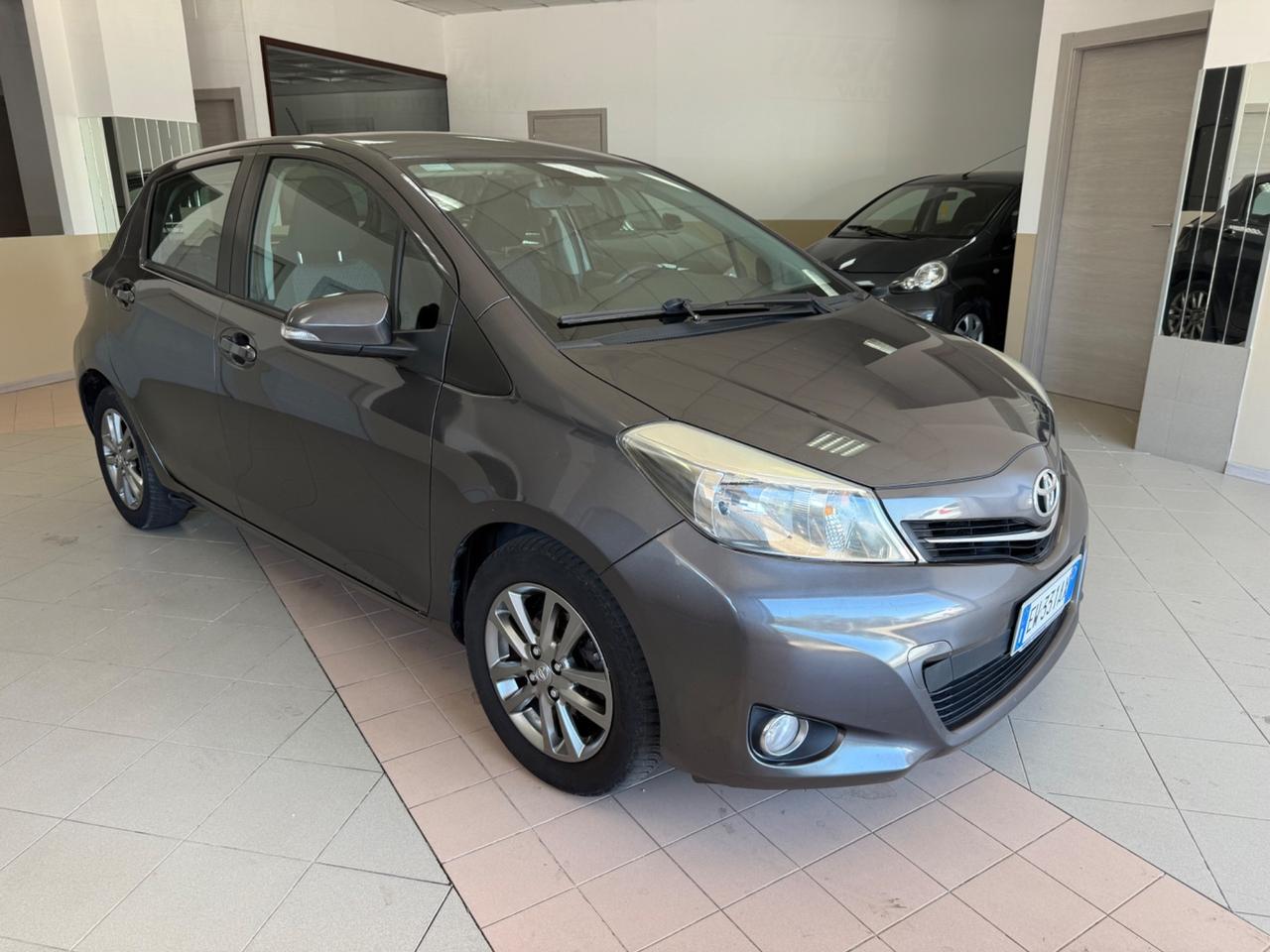 Toyota Yaris 1.0 5 porte Lounge