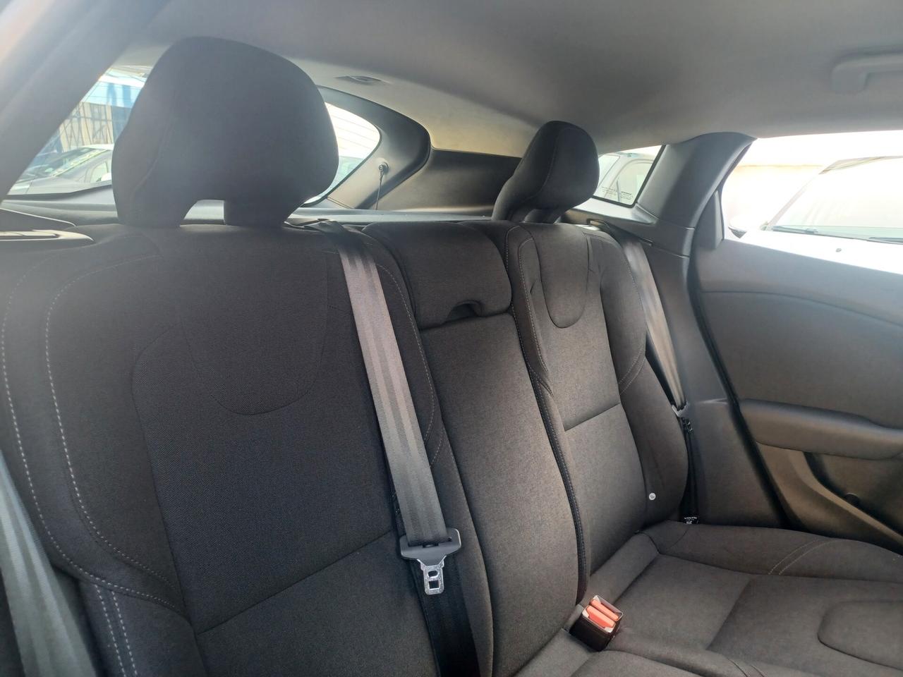 Volvo V40 D2 1.6 Momentum 2015 UNICO PROPRIETARIO