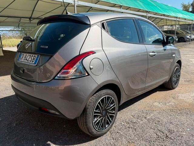 Lancia Ypsilon 1.0 FireFly 5 porte S&S Hybrid Gold Plus
