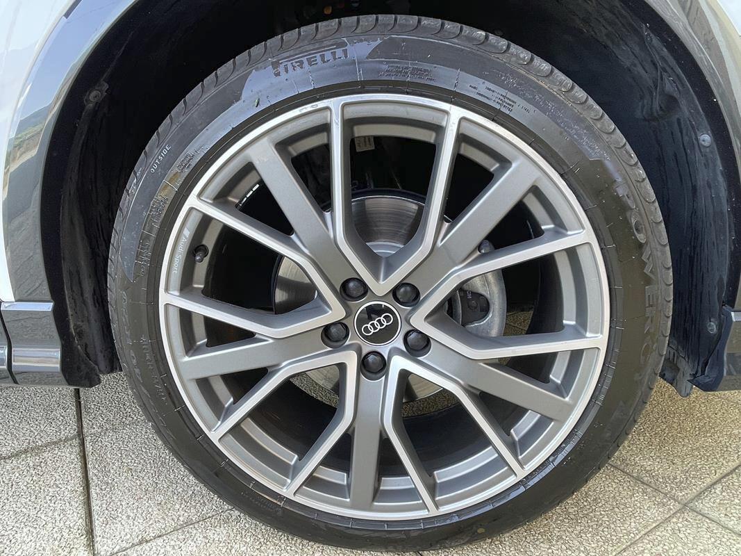 Audi Q3 SPB 35 TDI S tronic S line edition Interno/Esterno-Navigazione MMI plus-Fari Full Led matrix-Retrocamera-Cerchi lega Audi Sport 20"-Pack Black edition