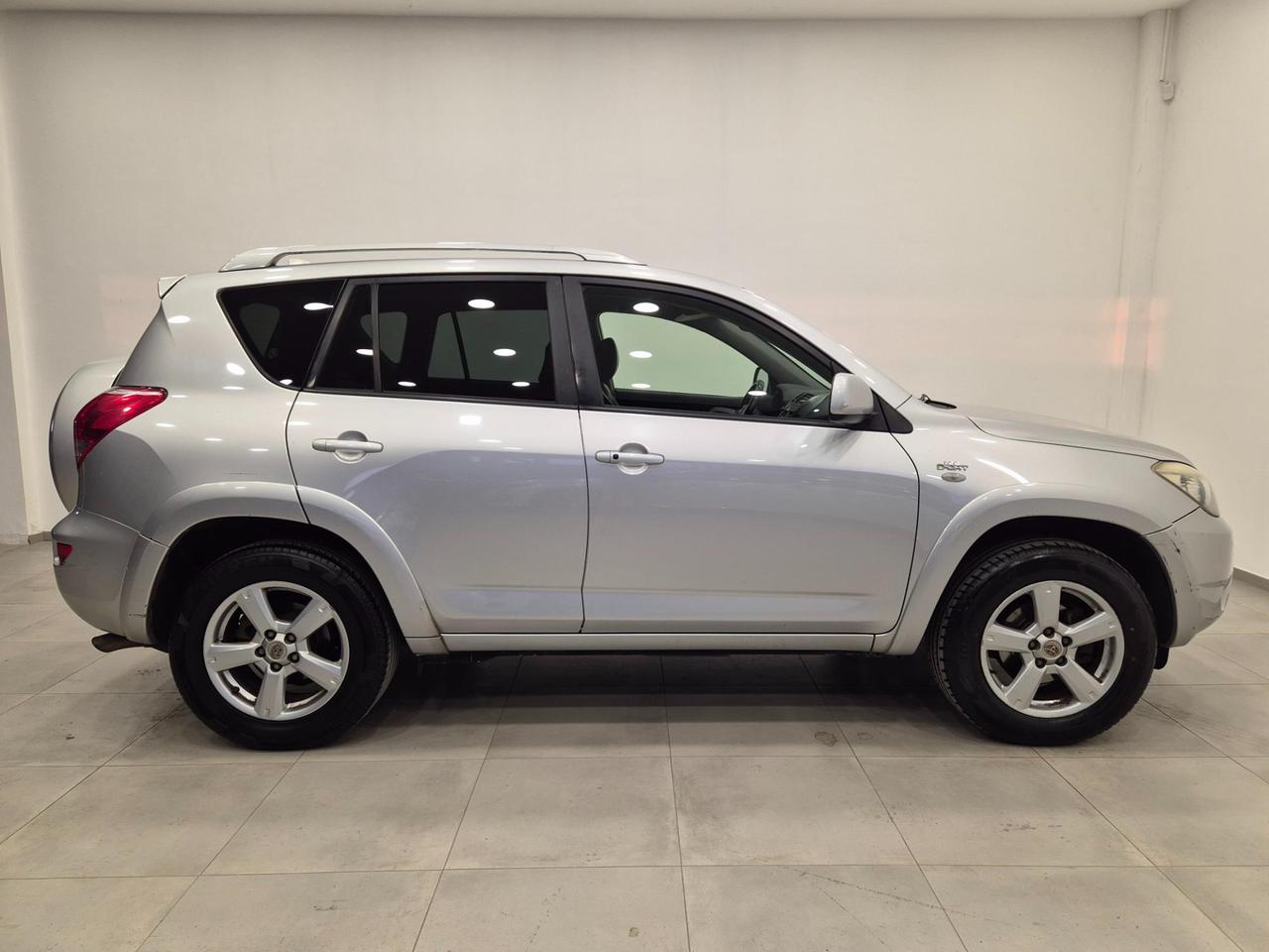 Toyota RAV4 5 Porte RAV4 2.2 d-4d Luxury 4WD 177cv - Clima Auto - Keyless