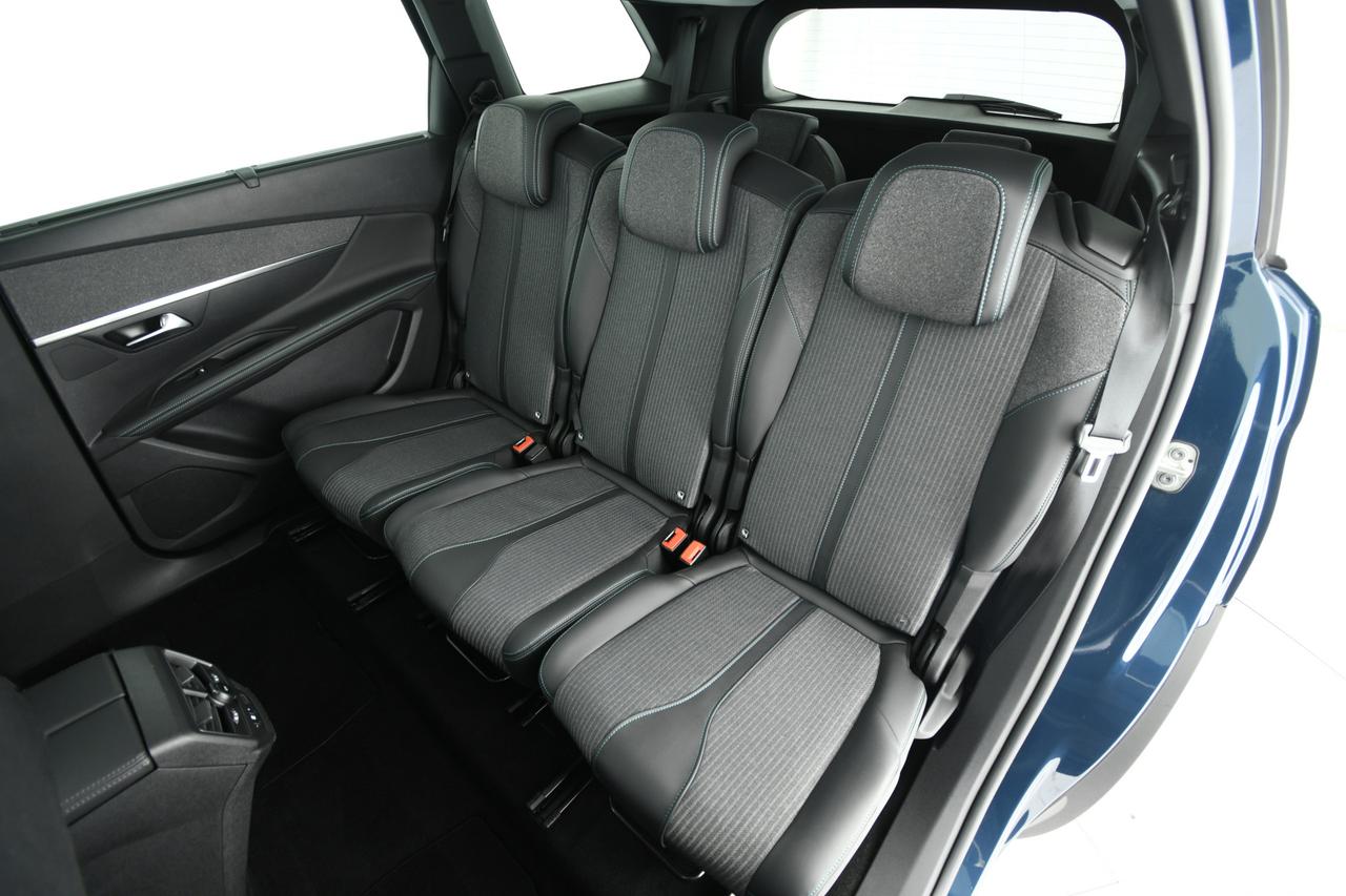 PEUGEOT 5008 1.5 bluehdi Allure Pack s&s 130cv eat8 CAMERA+APP CONNECT