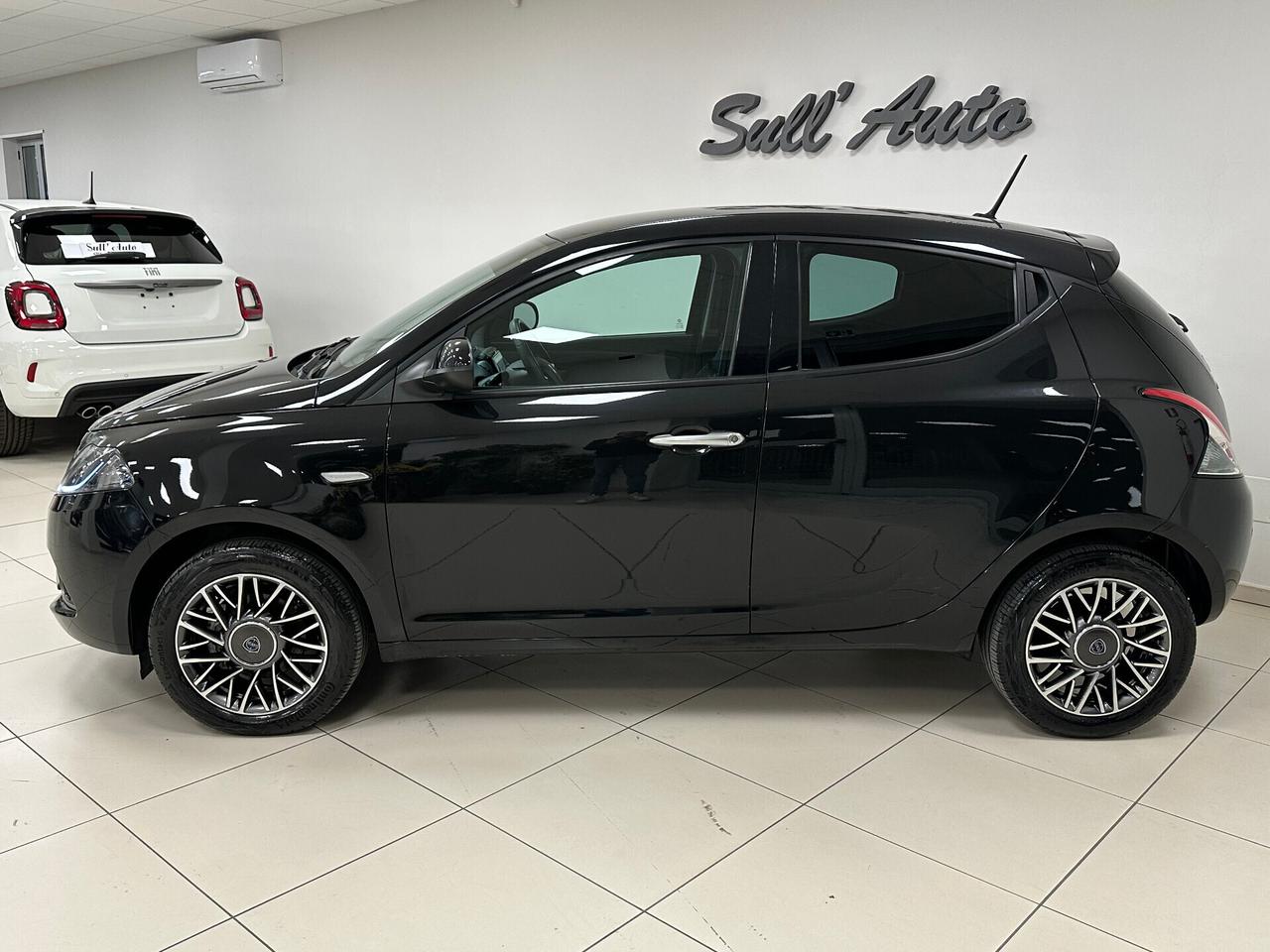 Lancia Ypsilon 1.0 FireFly Hybrid Gold Plus - 2023