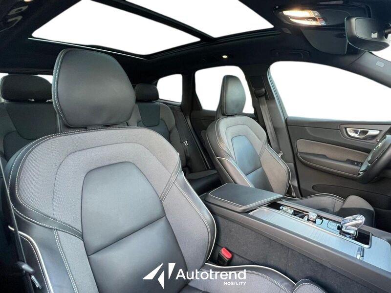 Volvo XC60 T6 Plug-in Hybrid 253+14 CV AWD Automatico Plus Dark