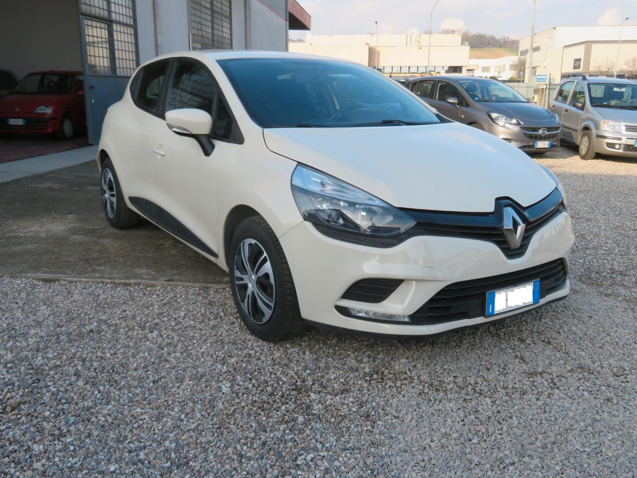 Renault Clio 1.2 75CV 5 porte Zen