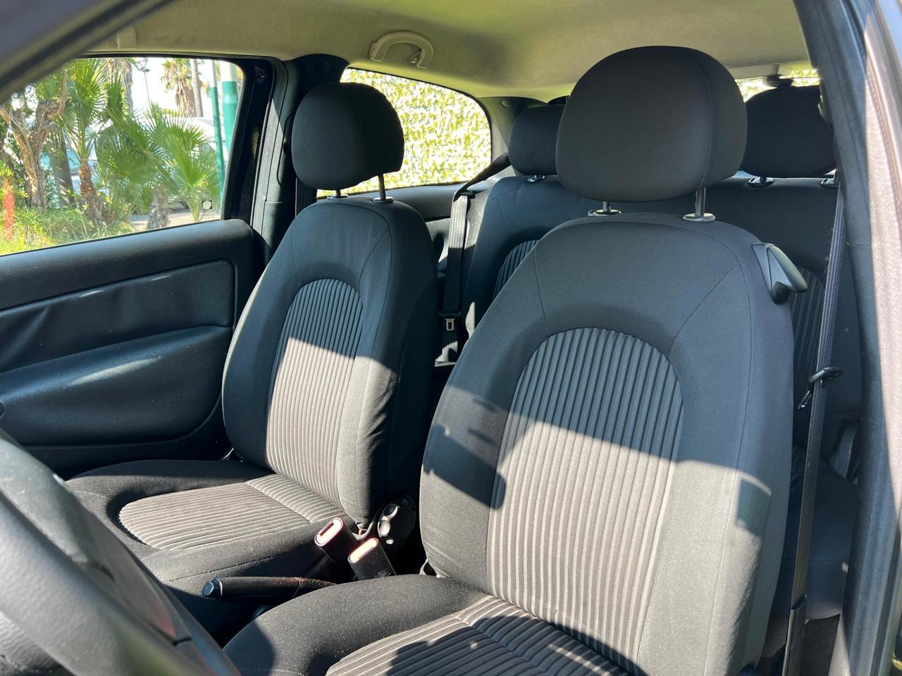 Lancia Ypsilon 1.3 MJT 90 CV Platino