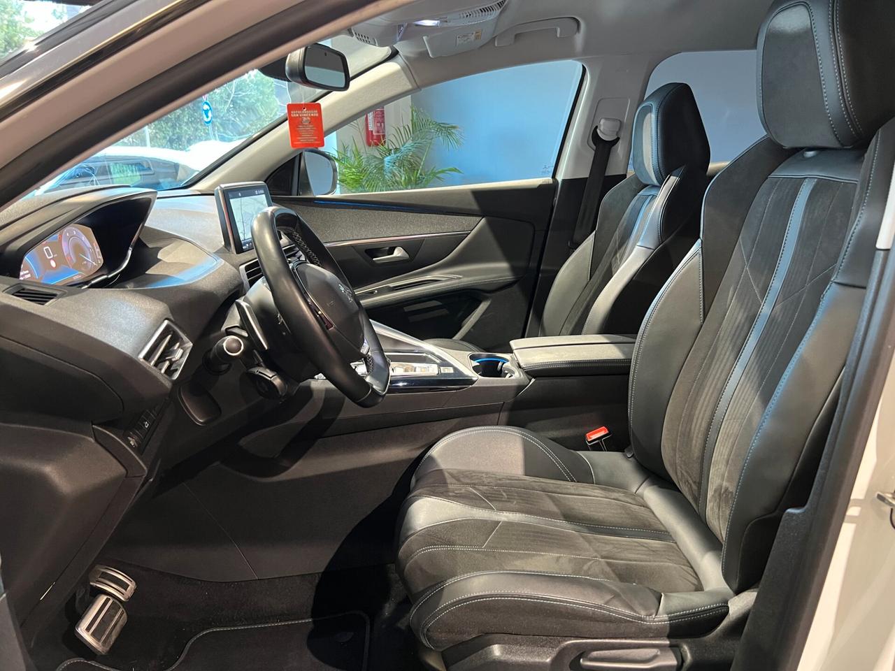 Peugeot 3008 BlueHDi 130 S&S EAT8 Crossway