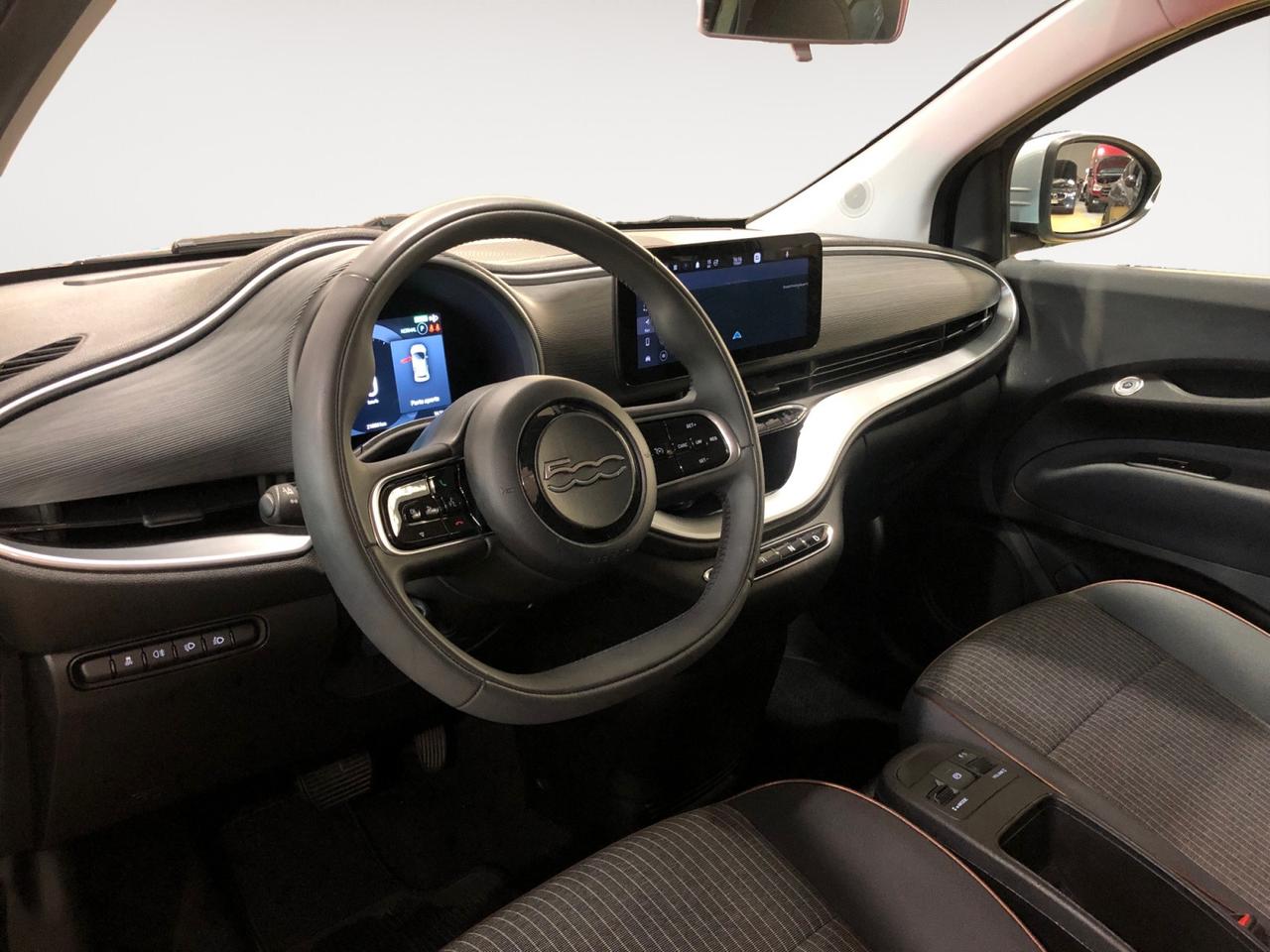 FIAT 500e 42 kWh La Prima