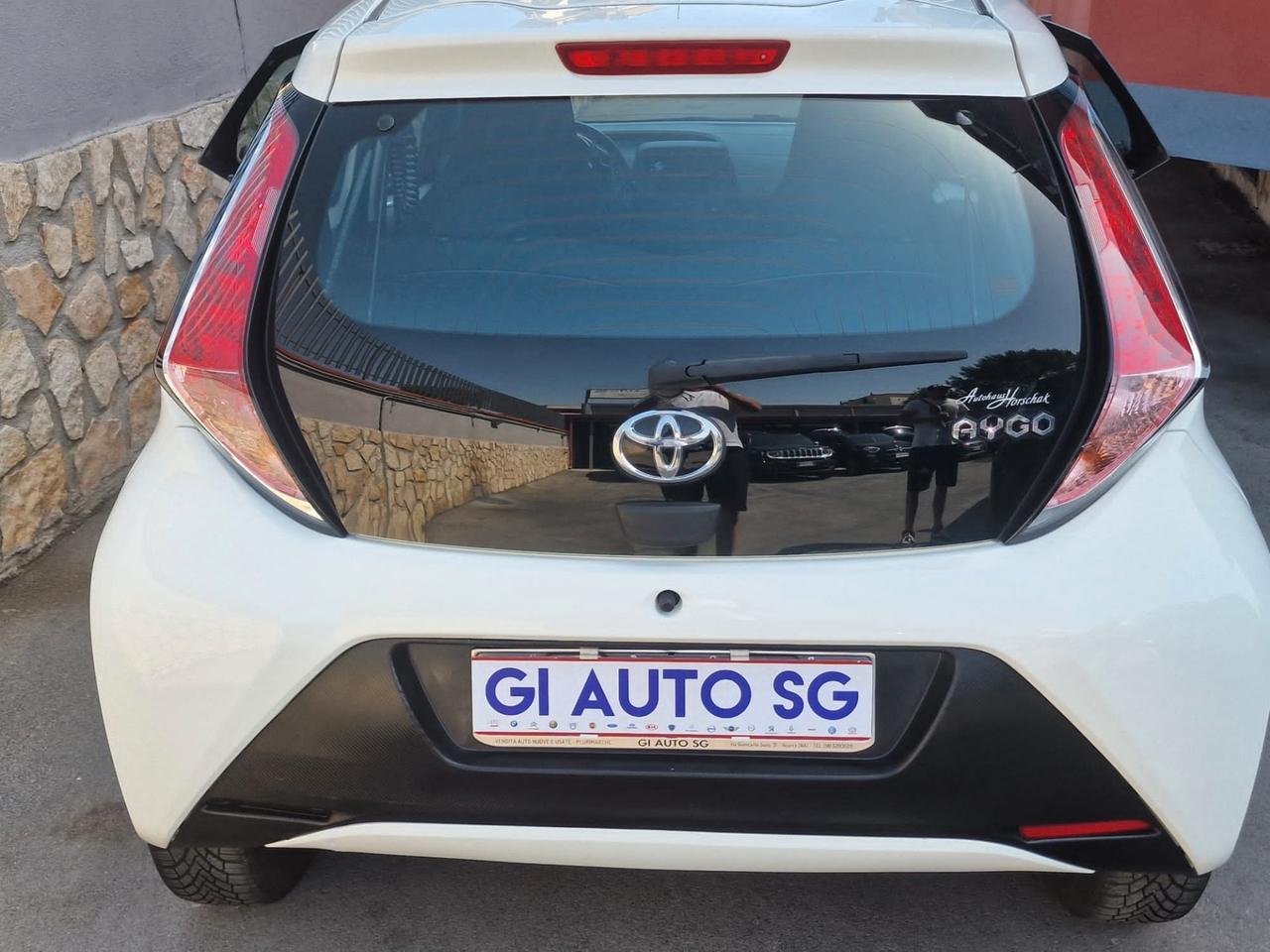 Toyota Aygo 1.0 VVT-i 69 CV 5 porte x-cool TSS