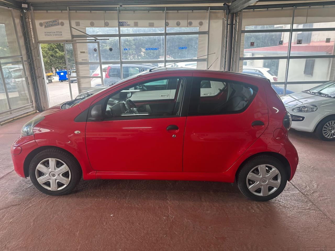 Toyota Aygo 1.0 12V VVT-i 5 porte Sol