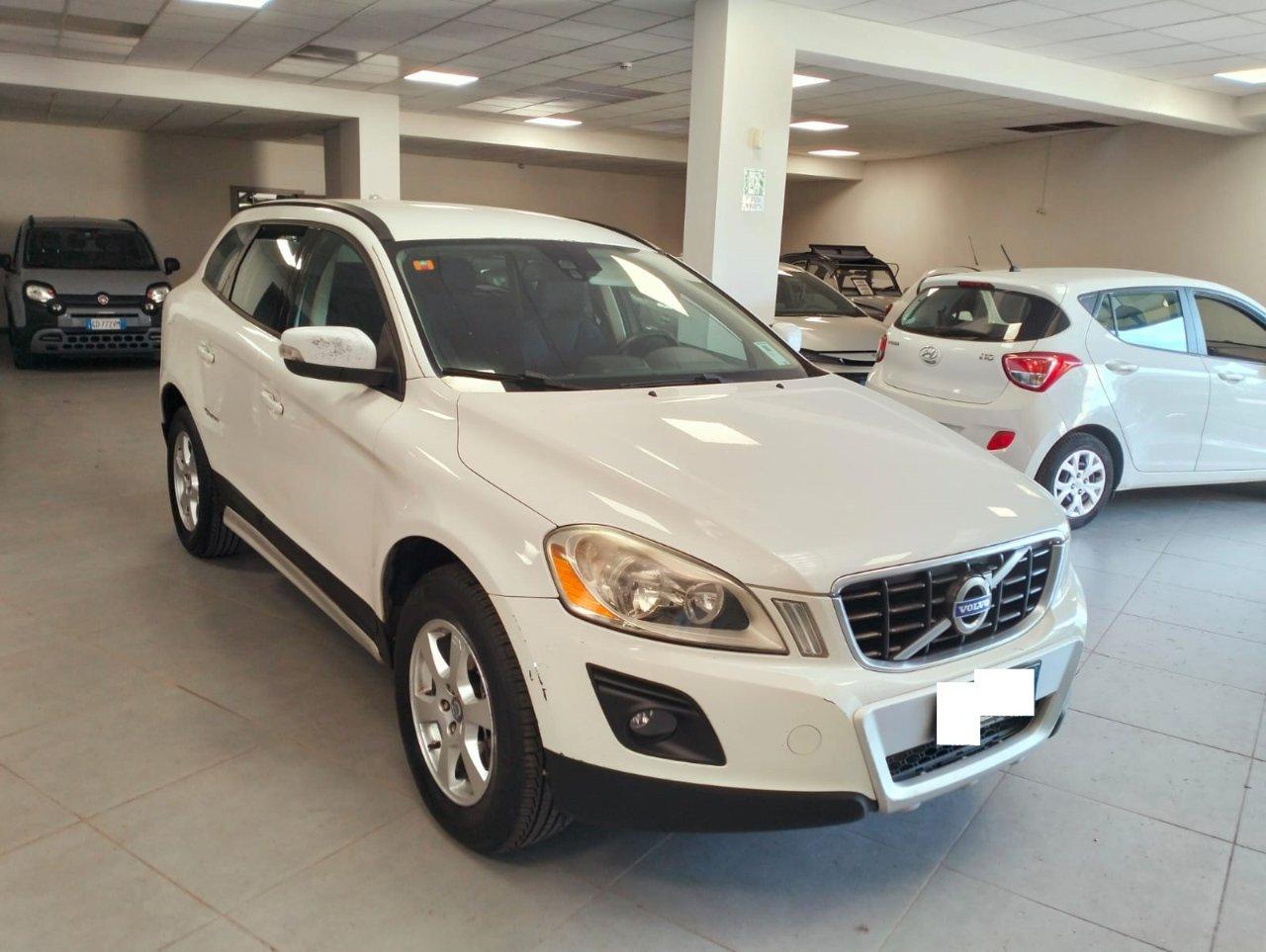 Volvo XC60 2.4d Momentum fwd 175cv
