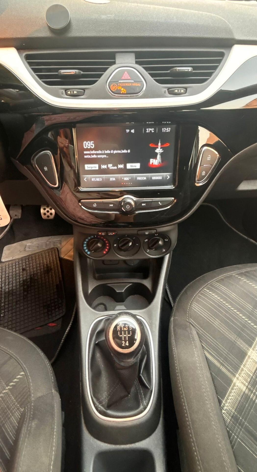 Opel Corsa 1.2 5 porte b-Color