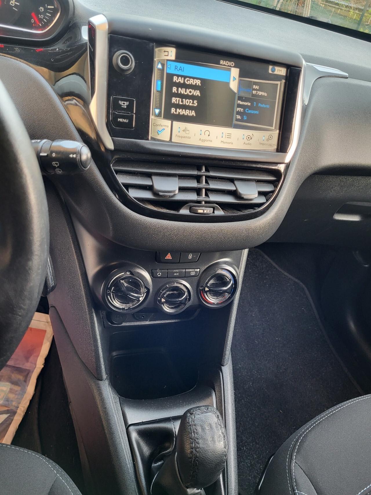 PEUGEOT 208 1,4 HDI-UNICA PROPRIETAR-4 REVISIONI