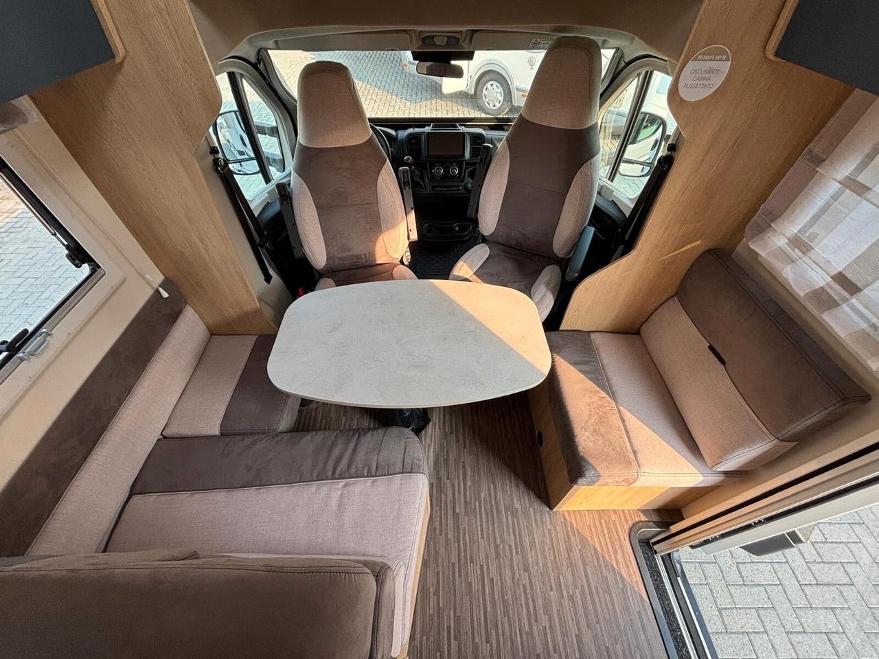 Ci International Horon 90M Sport camper