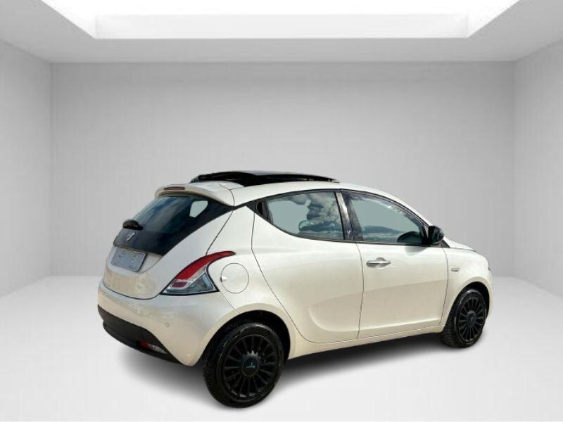 Lancia Ypsilon CAMBIO AUTOMATICO STRAFULL