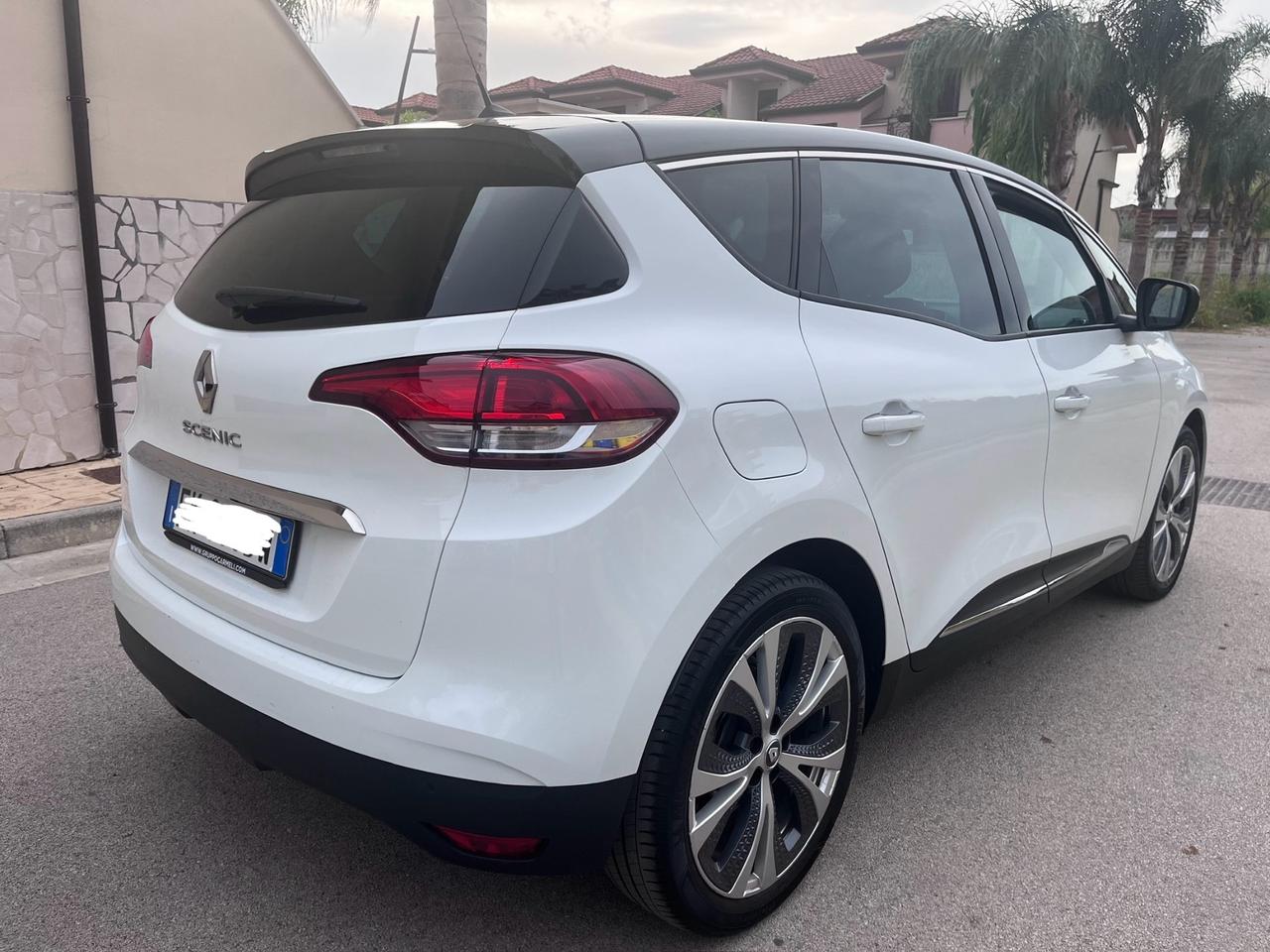 Renault Grand Scenic dCi 8V 110 CV EDC Energy Intens