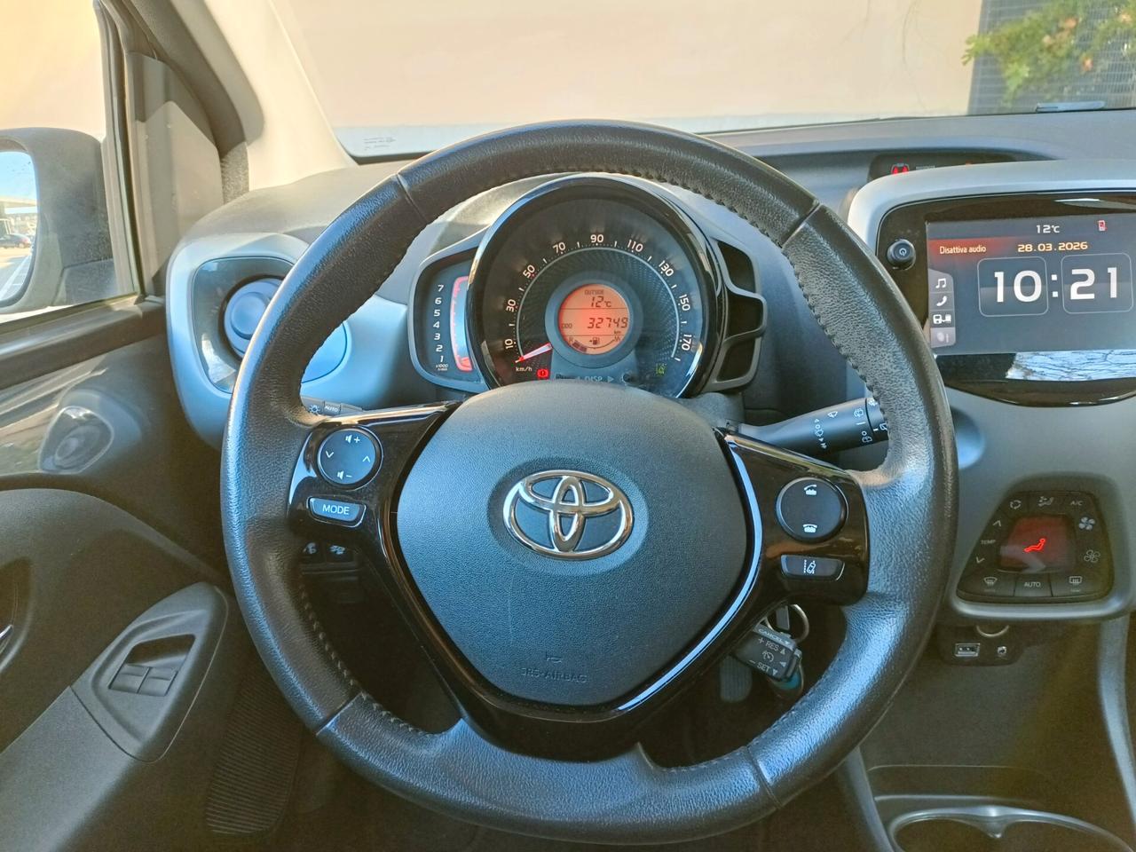 Toyota Aygo Connect 1.0 VVT-i 72 CV 5 porte x-play