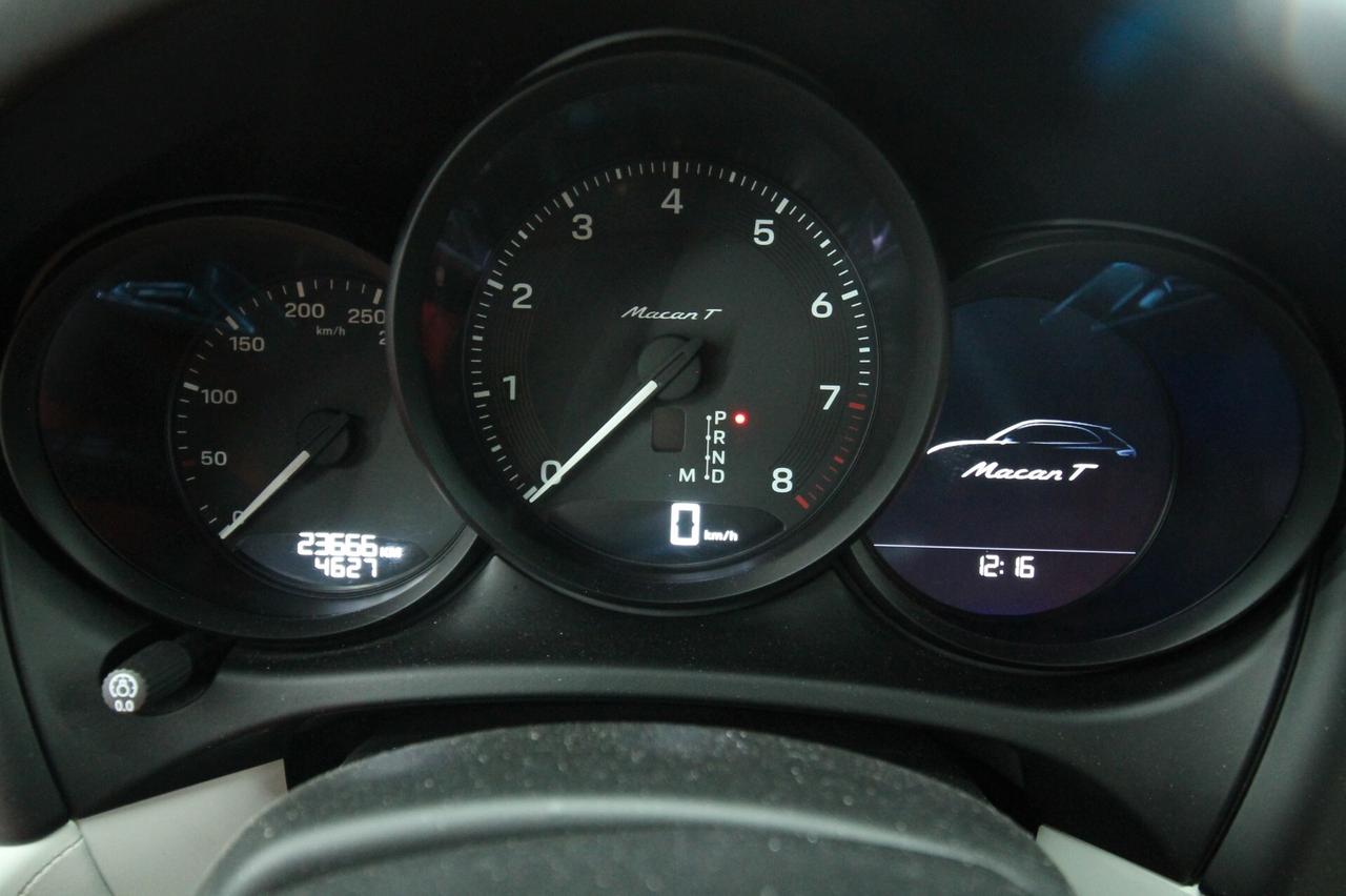 PORSCHE MACAN T 2.0