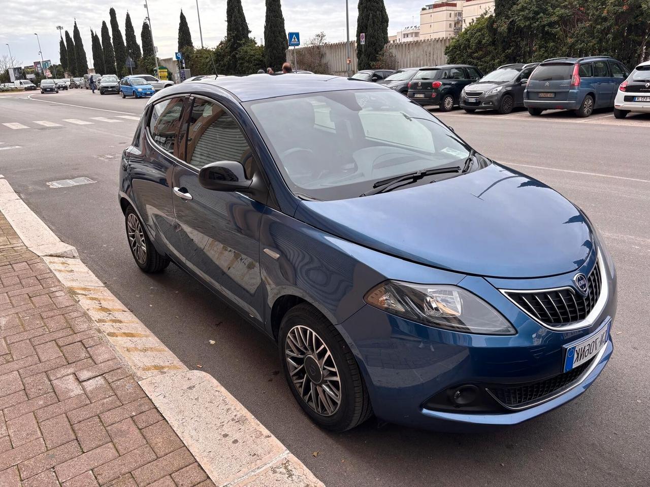Lancia Ypsilon 1.0 FireFly 5 porte S&S Hybrid Gold Plus