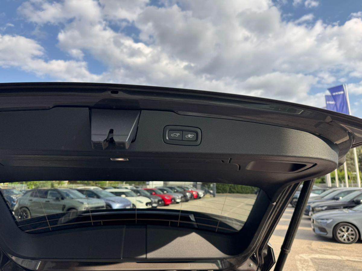 VOLVO - V60 - B3 aut. Plus Dark