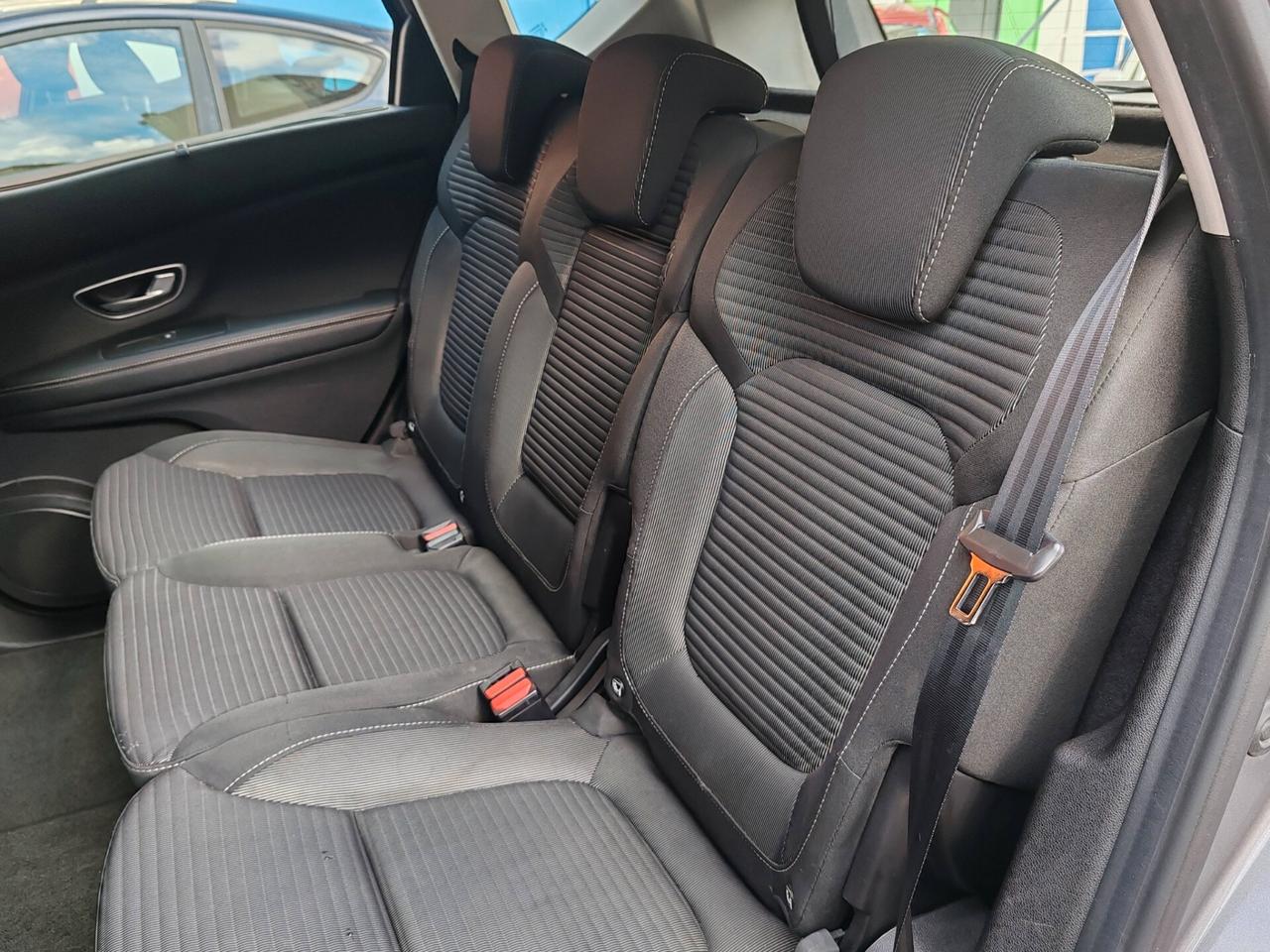 Renault Scenic Scénic dCi 8V 110 CV