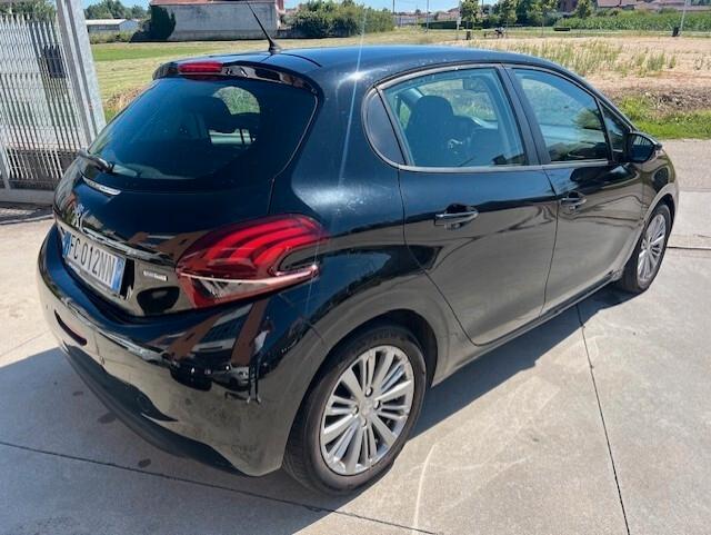 Peugeot 208 PureTech 82 5 porte Allure
