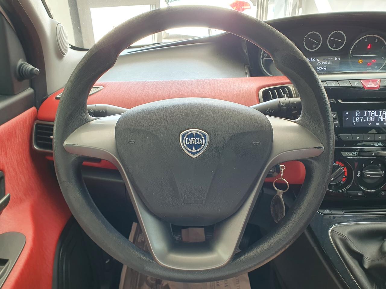 Lancia Ypsilon 1.3 MJT 95cv Platinum 2014