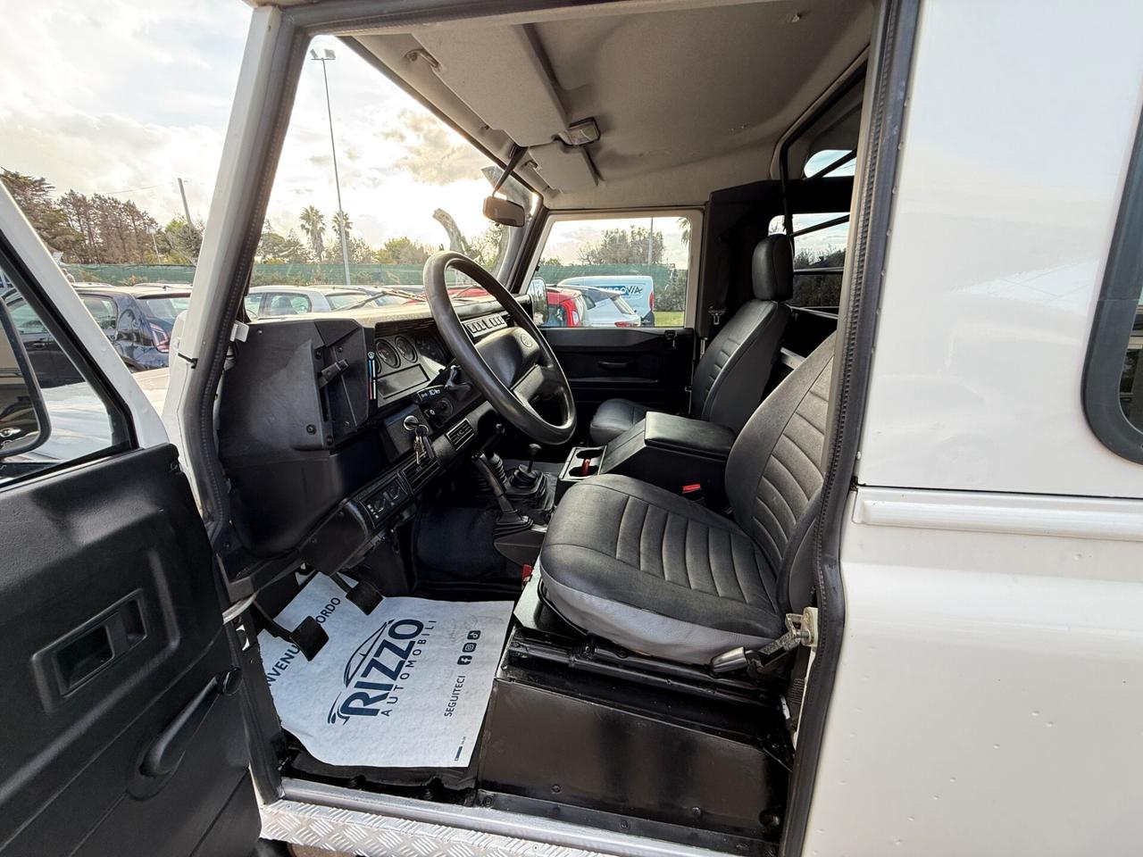 Land Rover Defender 90 2.4 TD5 (BMW) INTROVABILE 129000KM