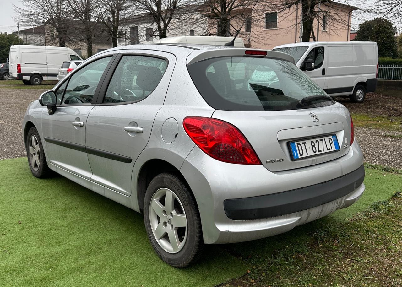 Peugeot 207 1.4 VTi 95CV Neopatentati