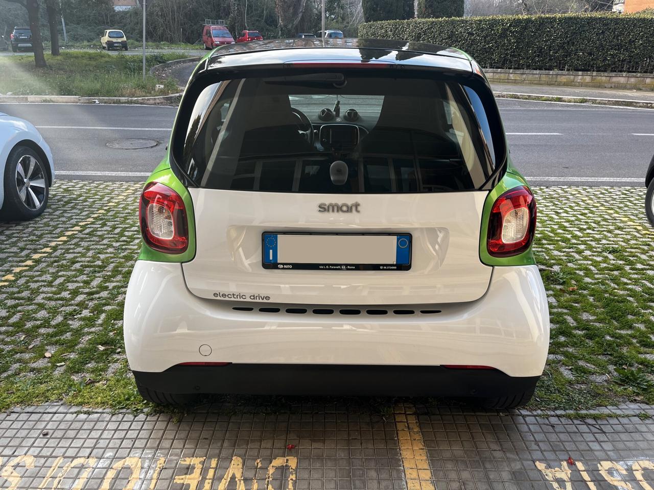 Smart ForTwo electric drive Passion tetto panoramico, navigatore, premium pack