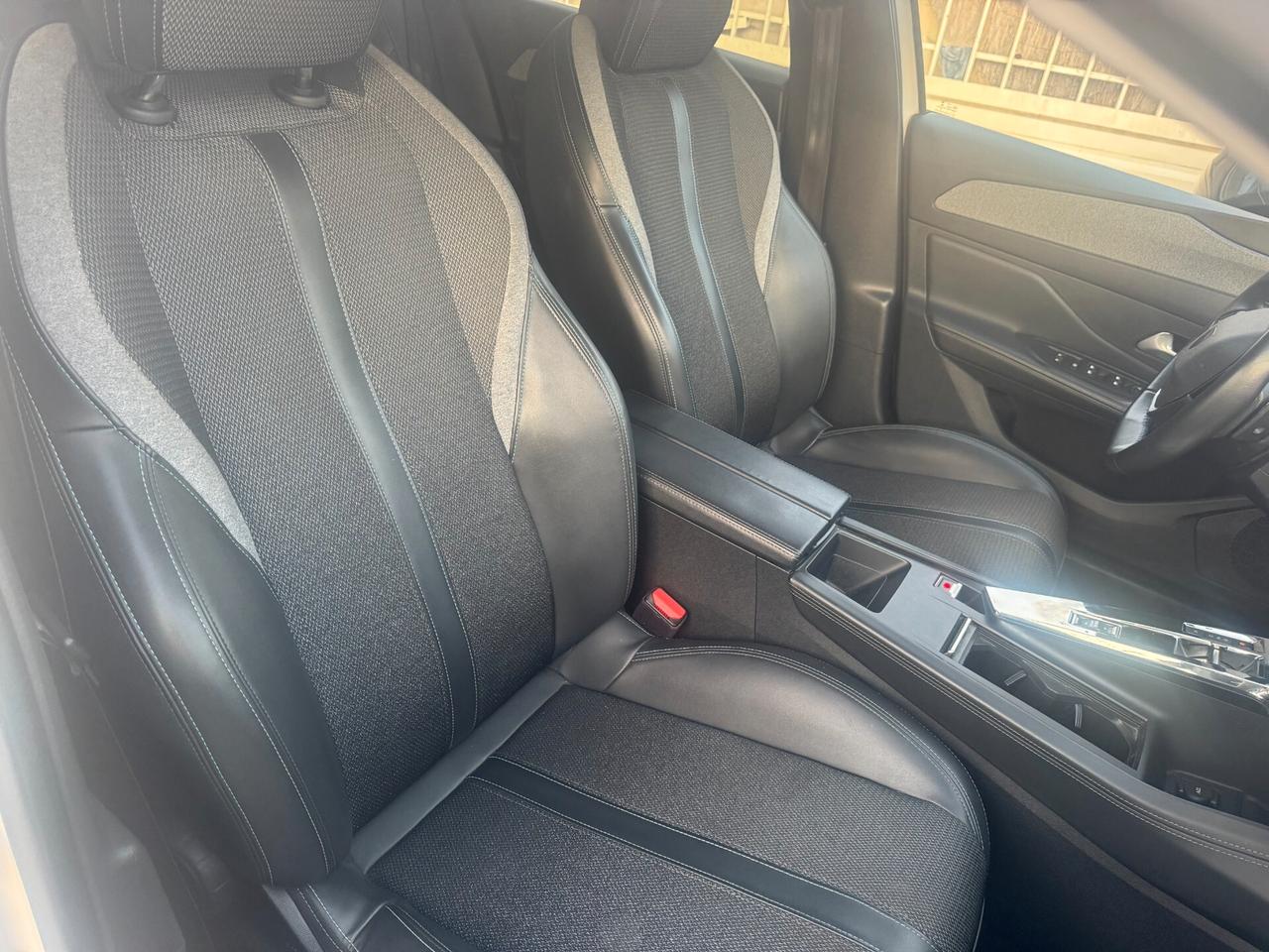 Peugeot 308 1.5 BlueHDi EAT8 12/2022