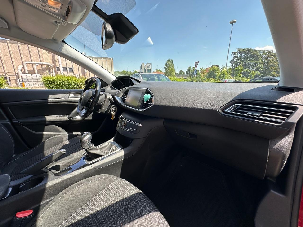 Peugeot 308 1.6 Blue HDI 100 Business