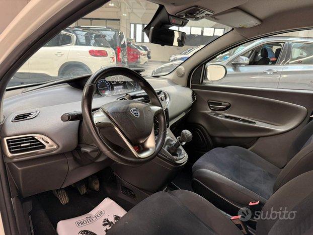 Lancia Ypsilon 0.9 TwinAir 85 CV 5 porte Metano Ec