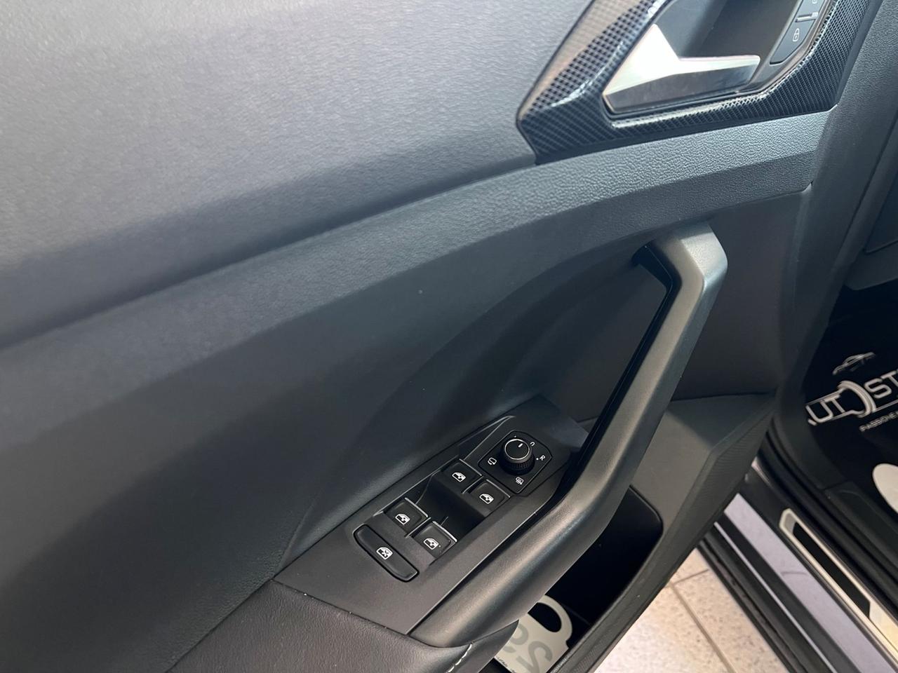 VOLKSWAGEN T-Cross 2024 1.0 tsi R-Line 115cv dsg