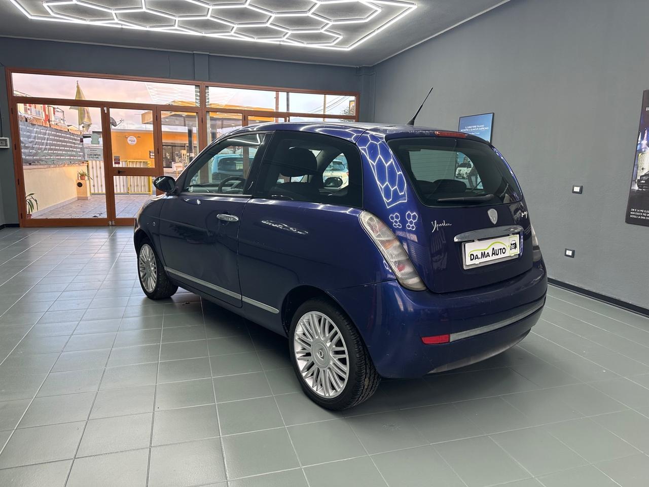 Lancia Ypsilon 1.3 MJT 90 CV Platino