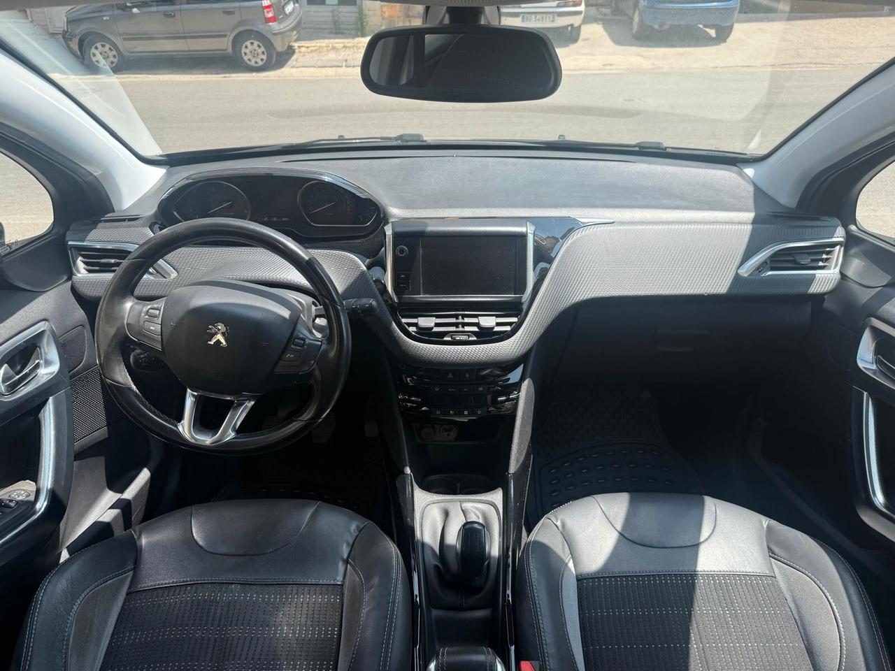 Peugeot 2008 BlueHDi 100 S&S Black Matt